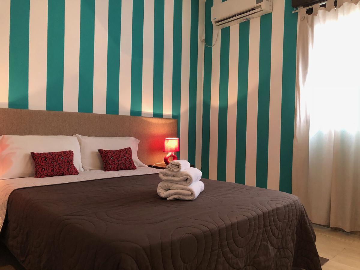 Defensa 821 Bed And Breakfast Buenos Aires Eksteriør bilde